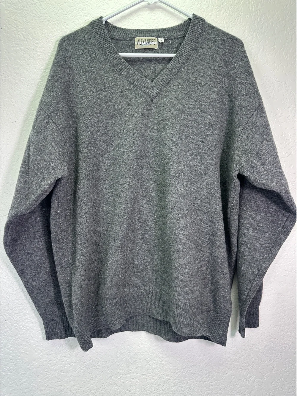 VTG Men’s Sz M Alexandre Grey Lambswool Sweater V-Neck Knit Pullover Warm Soft